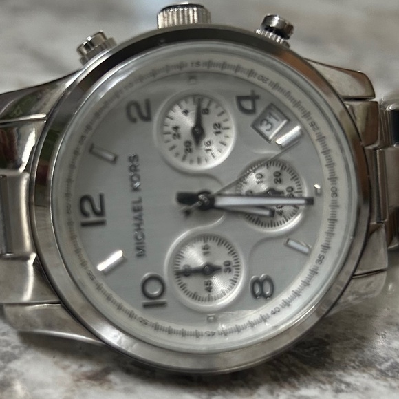 Michael Kors Silver Gramercy Watch - Picture 1 of 6